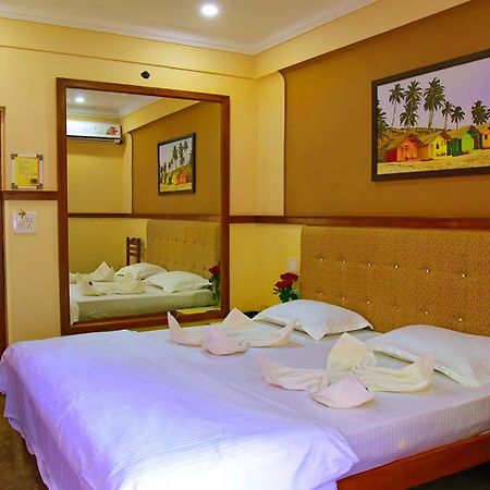 Summerville Beach Resort Candolim Exterior photo