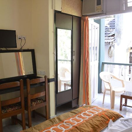Summerville Beach Resort Candolim Exterior photo