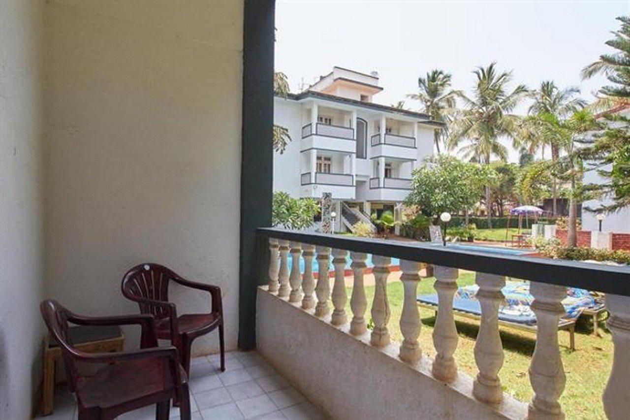 Summerville Beach Resort Candolim Exterior photo