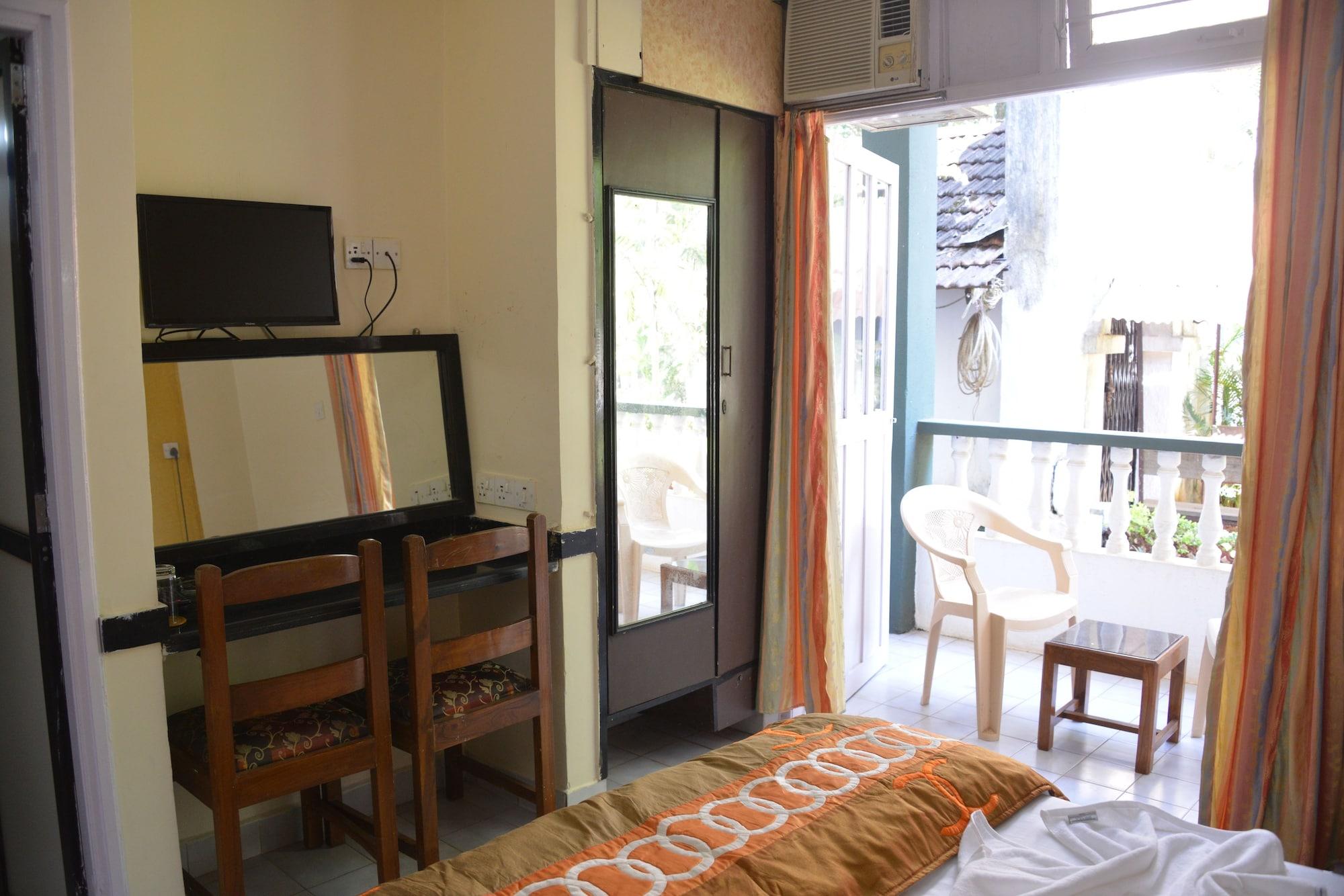Summerville Beach Resort Candolim Exterior photo