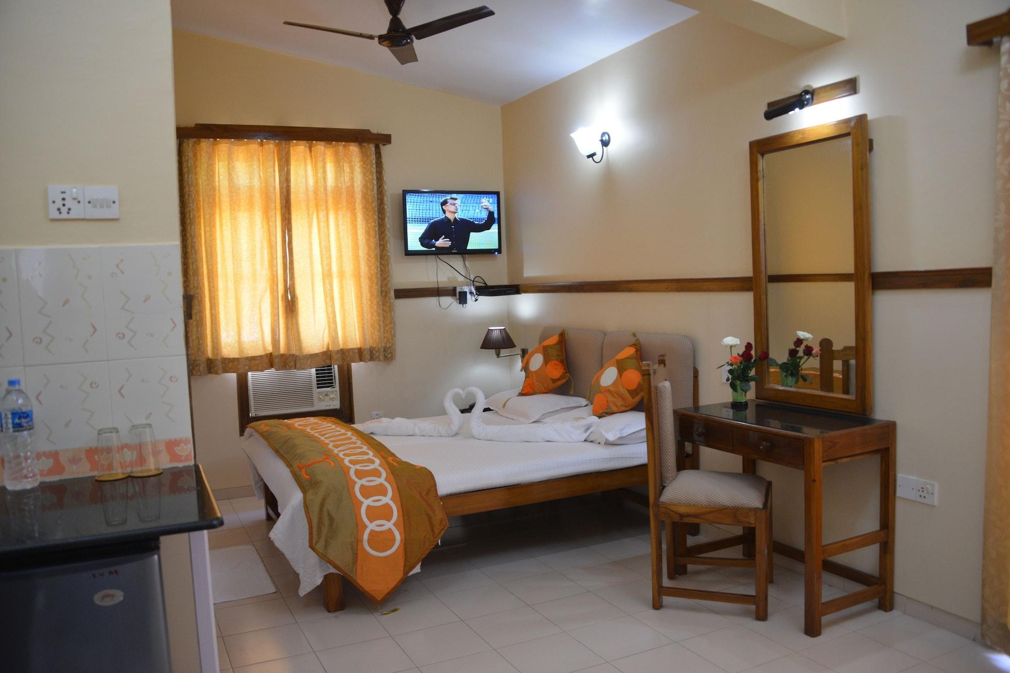Summerville Beach Resort Candolim Exterior photo