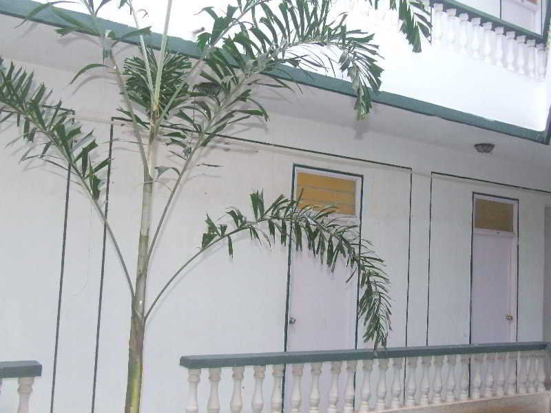 Summerville Beach Resort Candolim Exterior photo