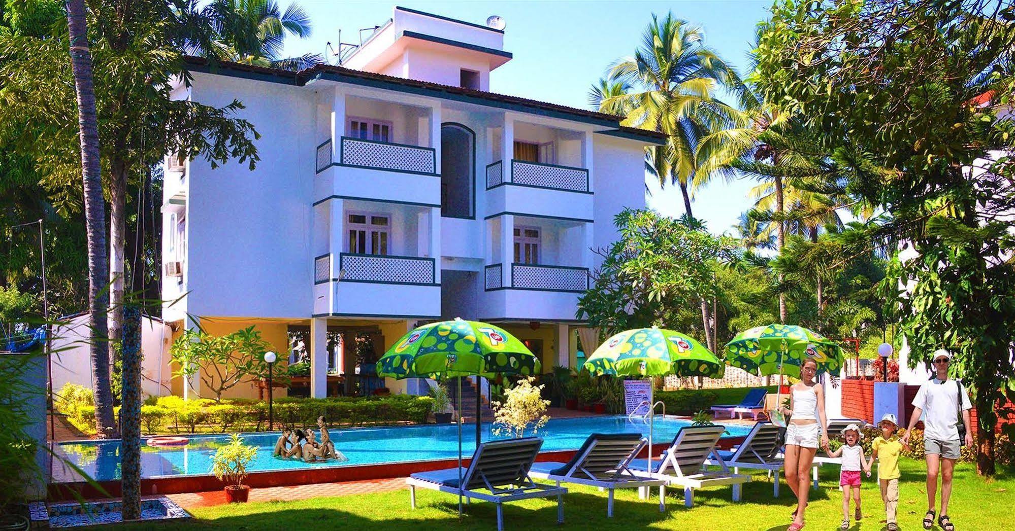 Summerville Beach Resort Candolim Exterior photo